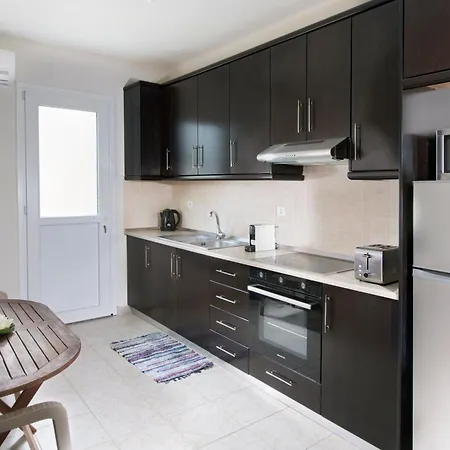 Kostas 3 Apartment *