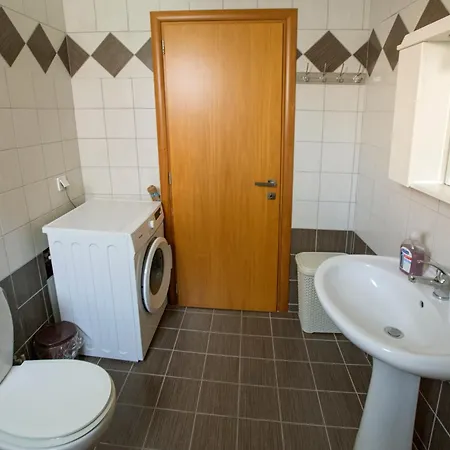 Apartment Kostas 3 *
